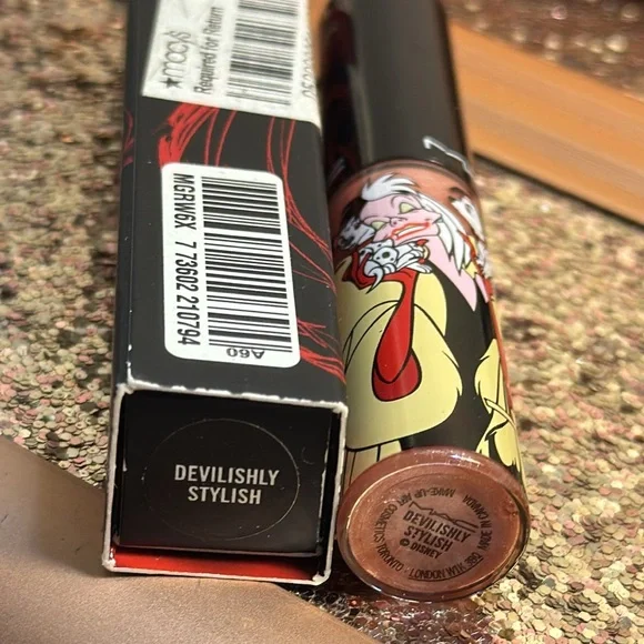 MAC COSMETICS DISNEY VENOMOUS VILLAINS CRUELLA Lipglass Lipgloss NEW